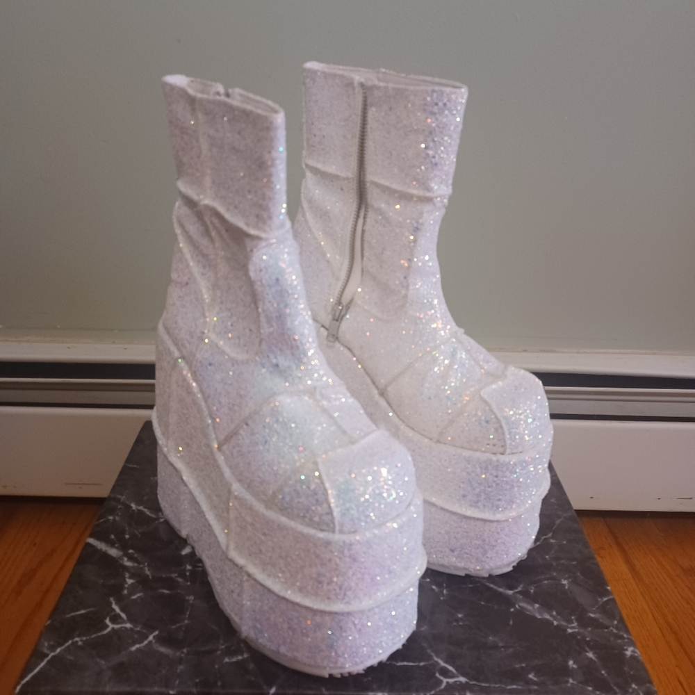 Demonia Stack-201G US women 8/men 6